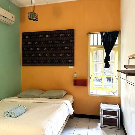 ViaVia Guesthouse Yogyakarta Extérieur photo