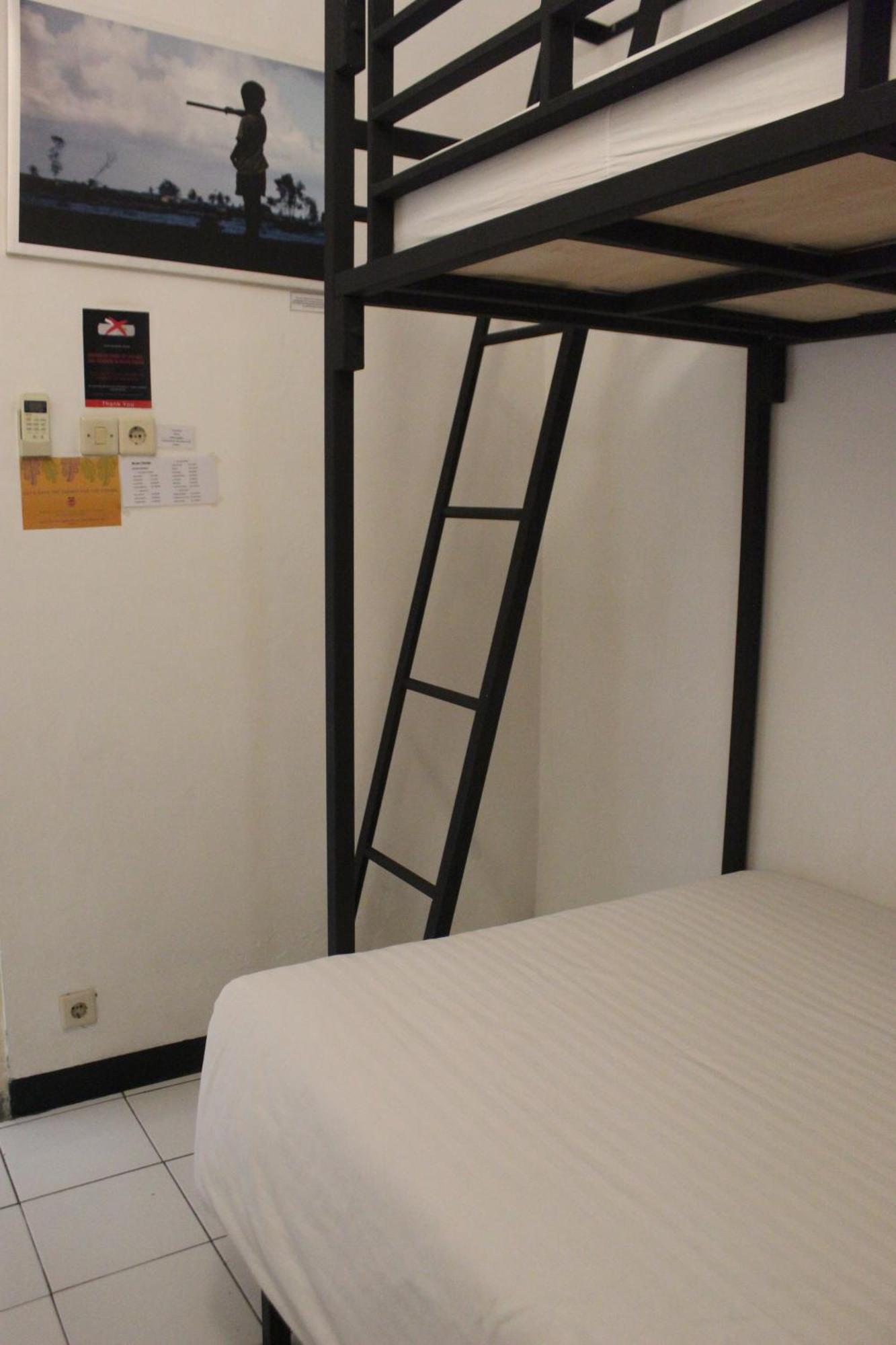 ViaVia Guesthouse Yogyakarta Extérieur photo