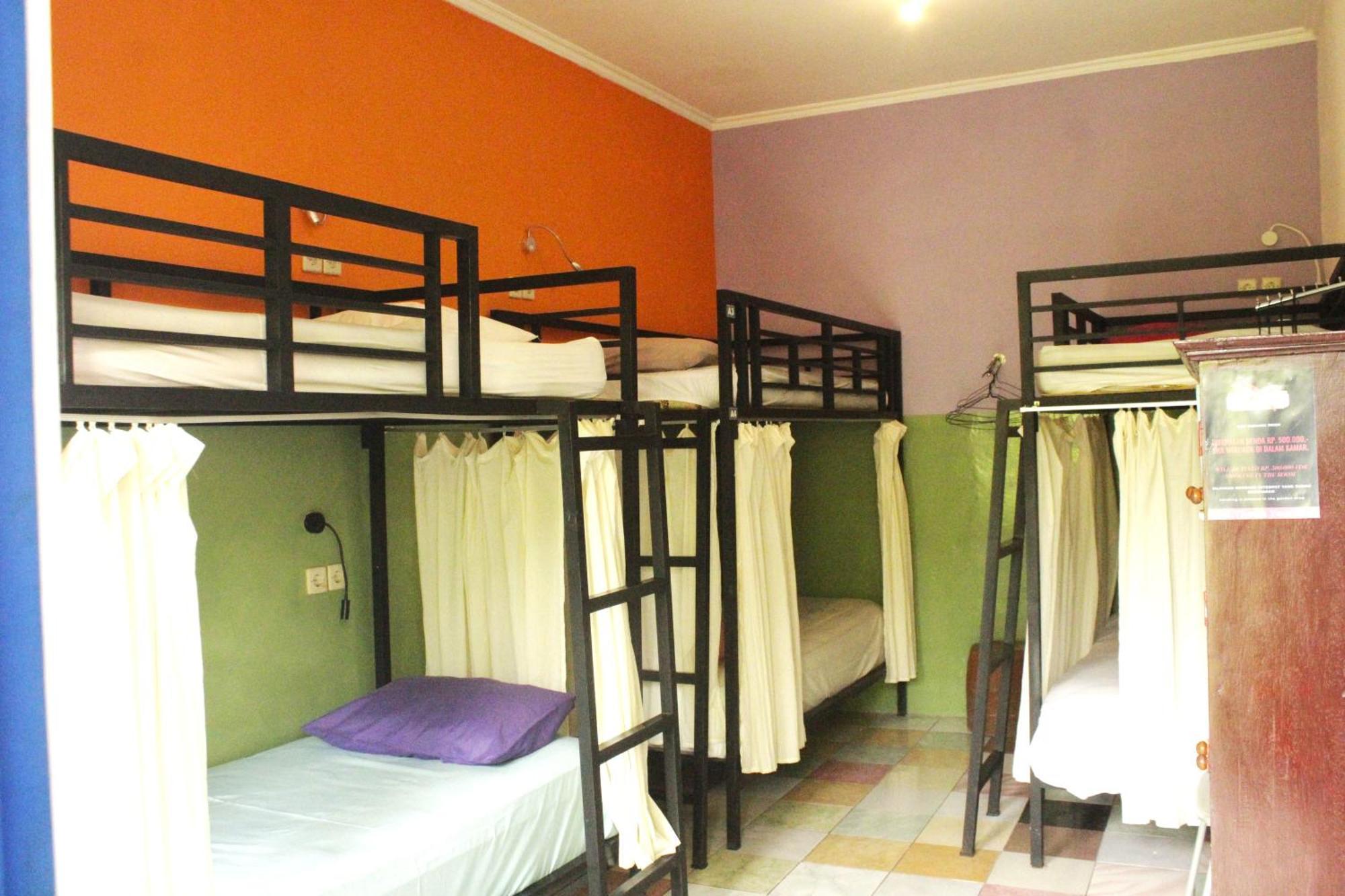 ViaVia Guesthouse Yogyakarta Extérieur photo