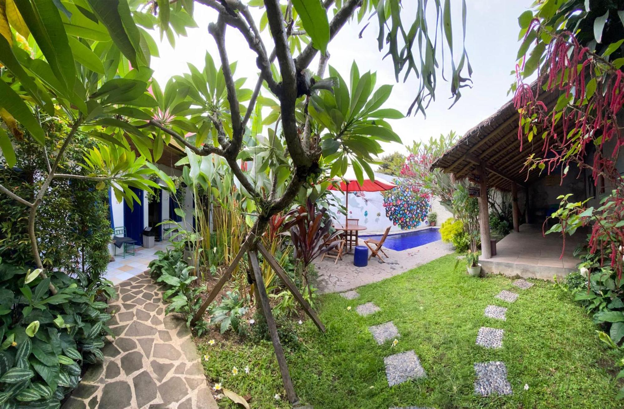 ViaVia Guesthouse Yogyakarta Extérieur photo