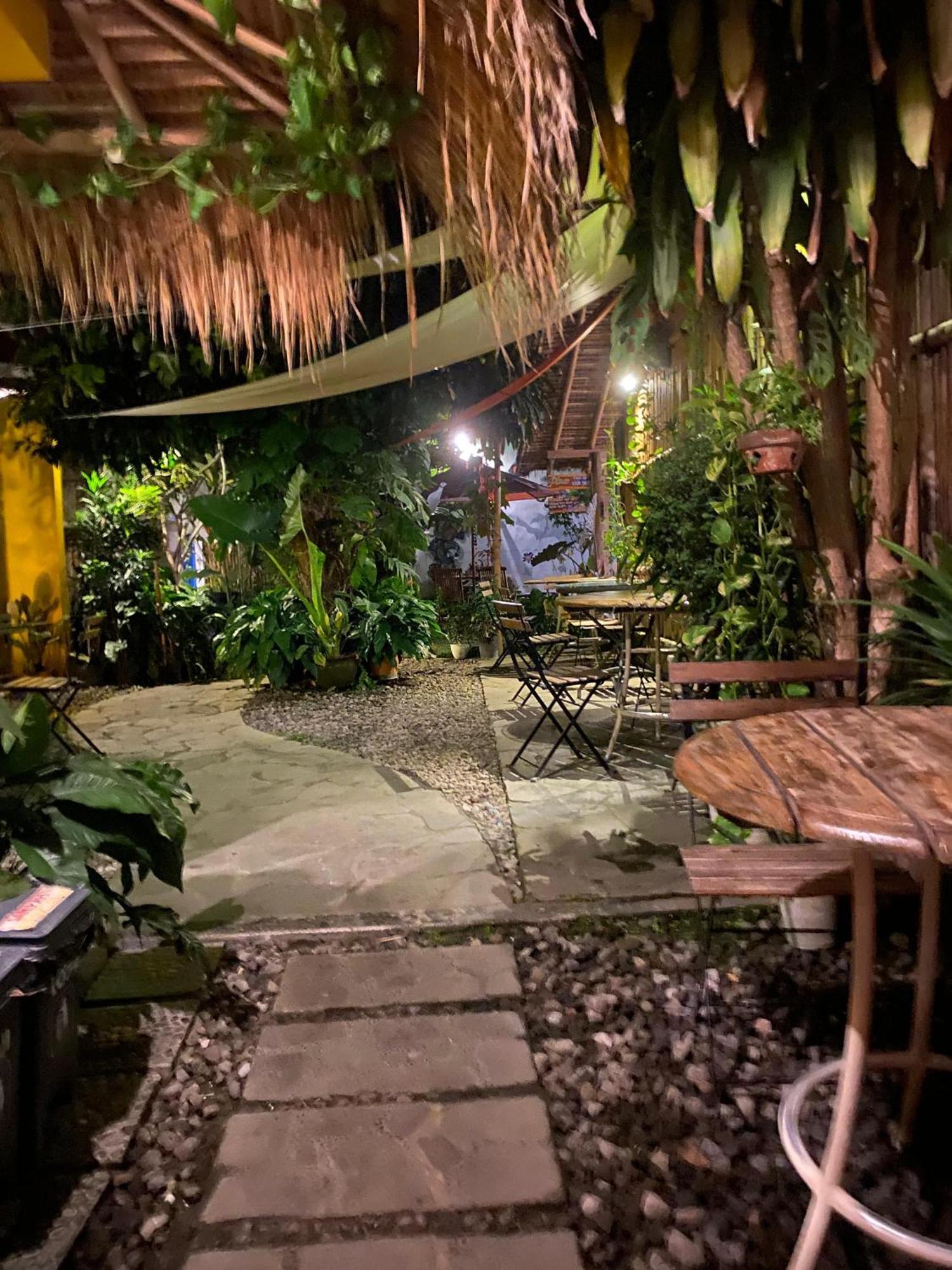 ViaVia Guesthouse Yogyakarta Extérieur photo